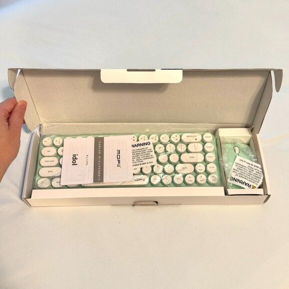 Mint & White Wireless Typewriter Keyboard and Mouse Set - Picture 5 of 6